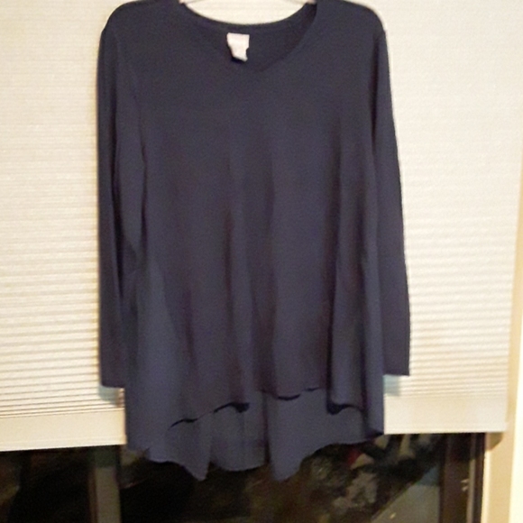 Chico's navy V-neck stretch top - Picture 1 of 9